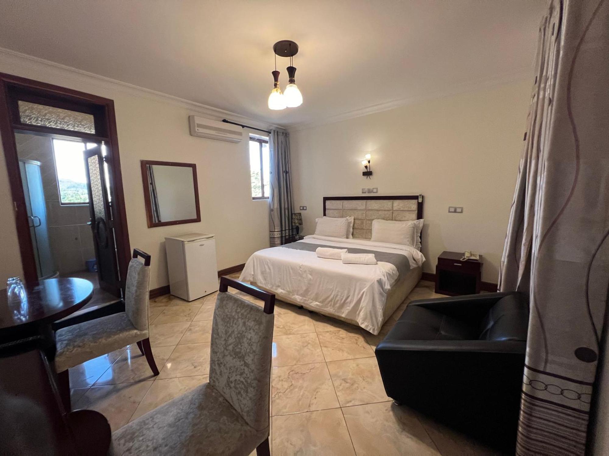 Nejobugg Palace Hotel Nkoanrua Eksteriør billede