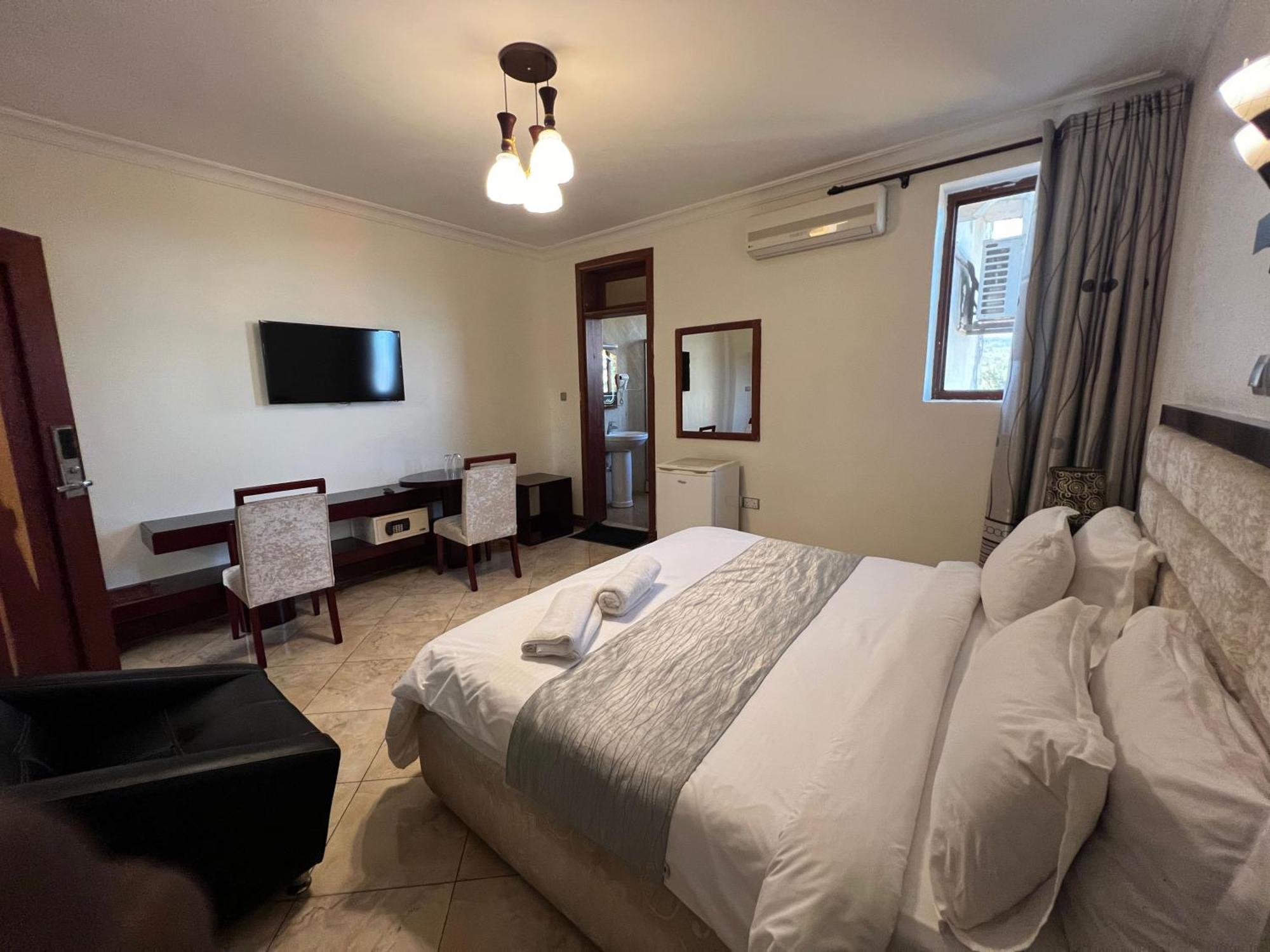 Nejobugg Palace Hotel Nkoanrua Eksteriør billede