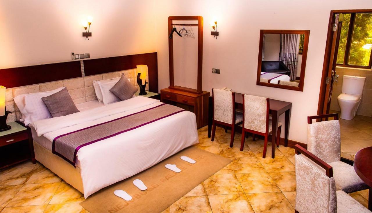 Nejobugg Palace Hotel Nkoanrua Eksteriør billede